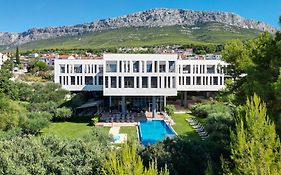 Hotel Salona Palace